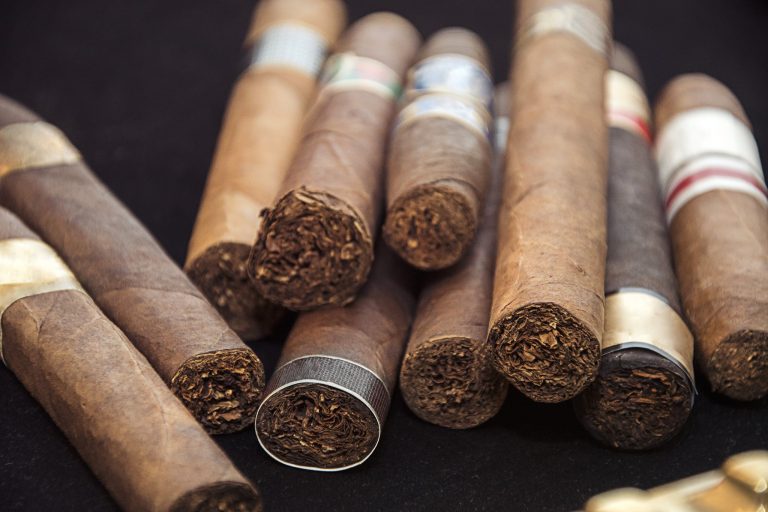 Thompson Cigar OTM Club | Find Subscription Boxes