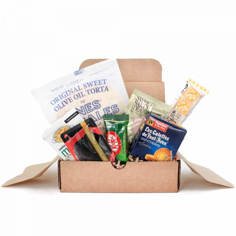 https://www.findsubscriptionboxes.com/wp-content/uploads/2016/10/yummy-bazaar-sampler-box-768x768.jpg